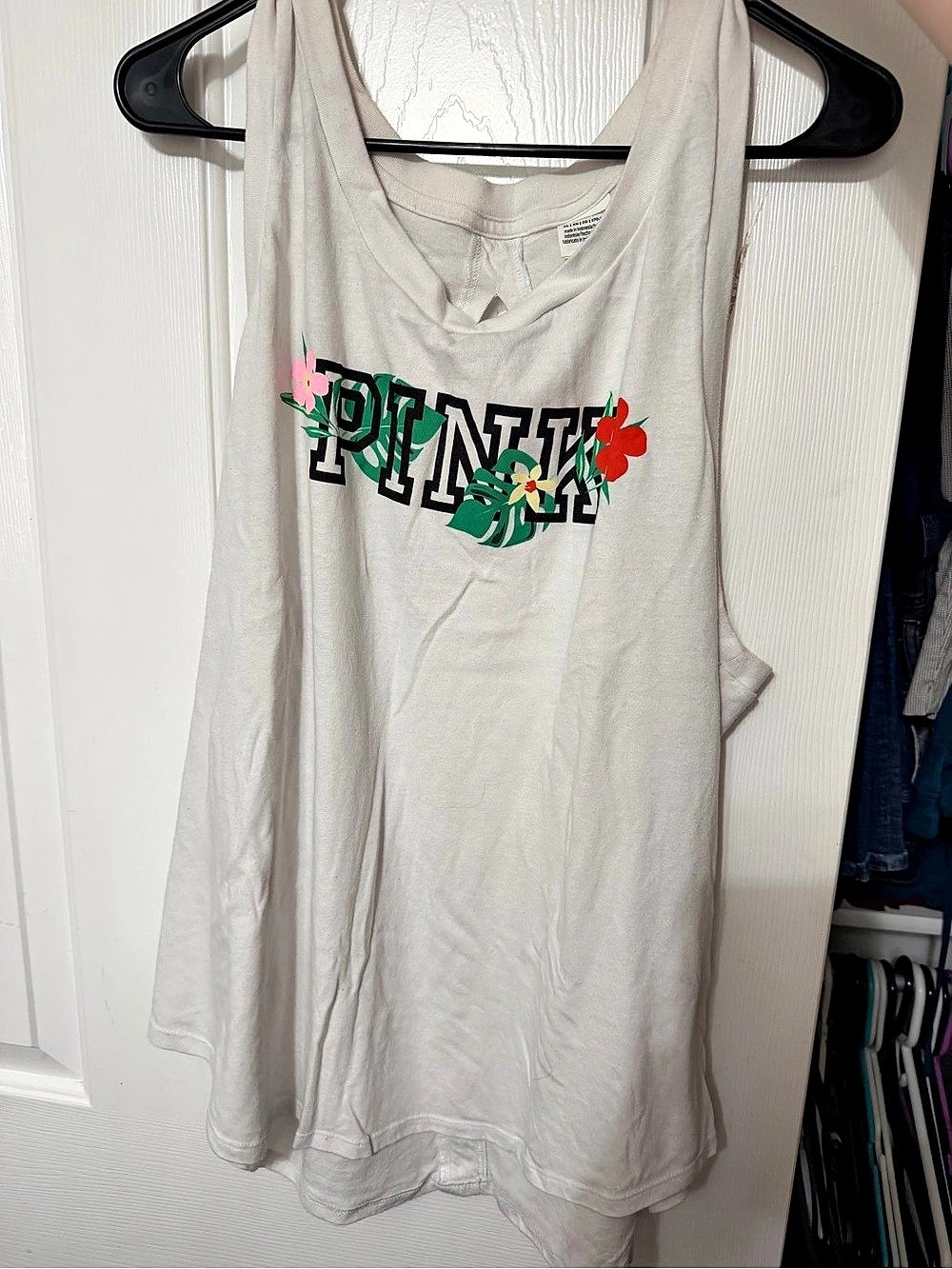 PINK Victoria's Secret Everyday Racerback Tank Top White & Black leggings